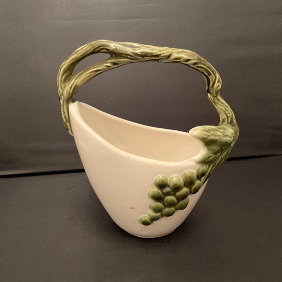 Hull Tuscany Tokay Planter or Basket With Twisted Grape Vine Handle - Picture 5 of 5